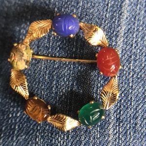 Vintage Oval Carved 5 Jade Precious Stones Beetle Scarab GF Art Deco Brooch.